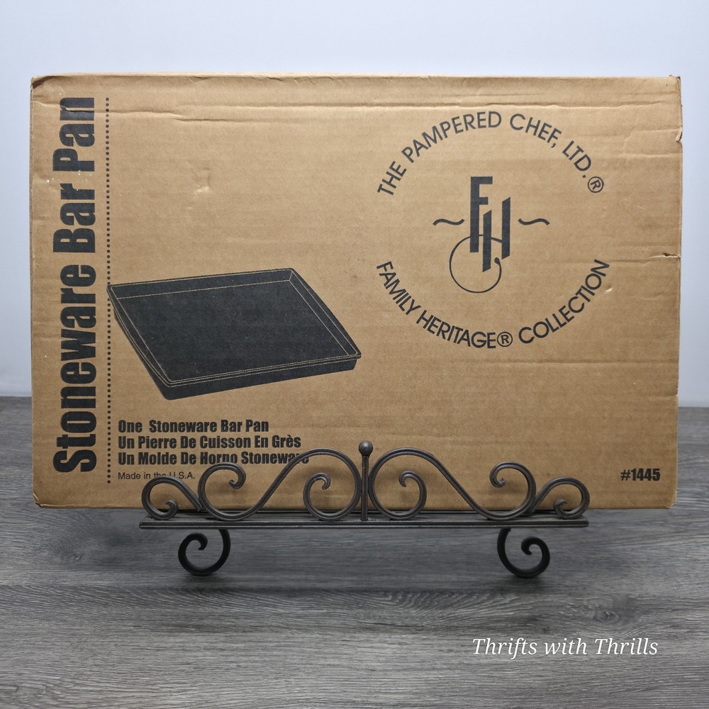 New - Pampered Chef Stoneware Bar Pan #1445 - Family Heritage Collection